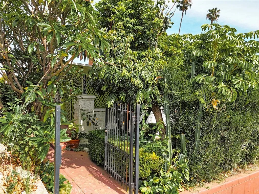 1756 Vista Del Mar