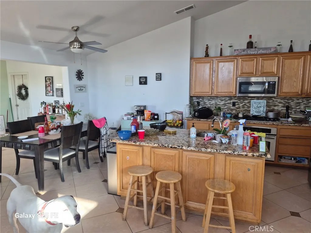 2282 N Smoketree