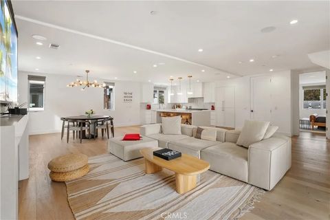 Tiny photo for 319 Jasmine Ave, Corona Del Mar, CA 92625 (MLS # OC25251386)