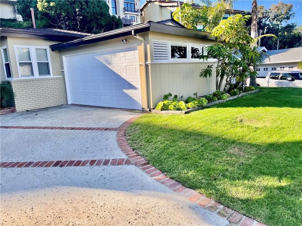 Photo of 5518 Riviera Way, Torrance, CA 90505 (MLS # PV26013389)