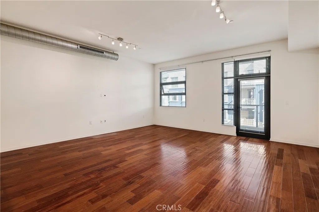 133 N The Promenade North 426