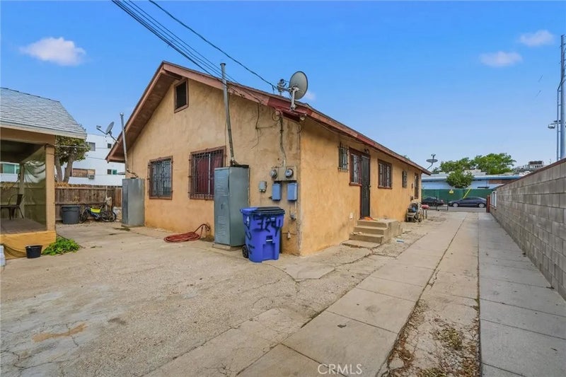 724 E 50th