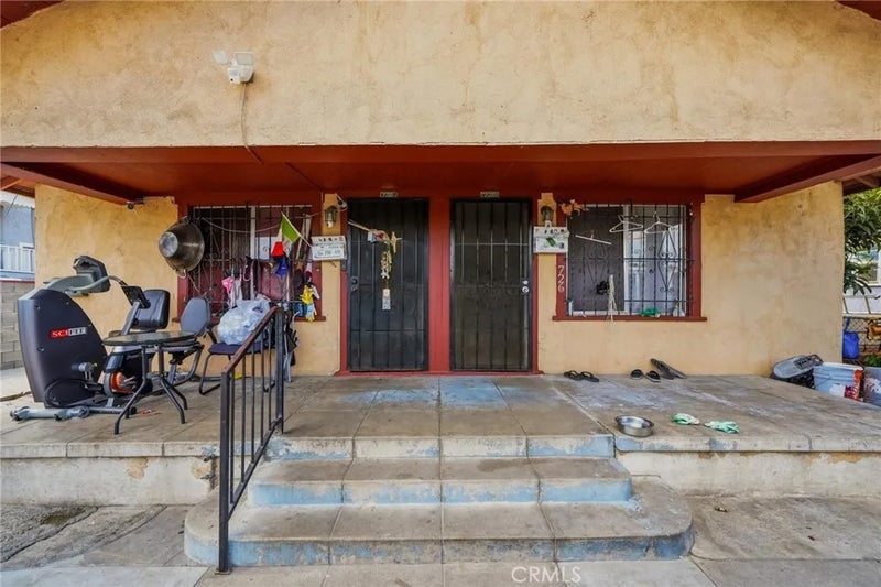 724 E 50th