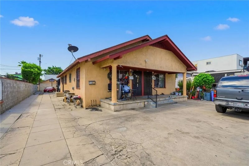 724 E 50th