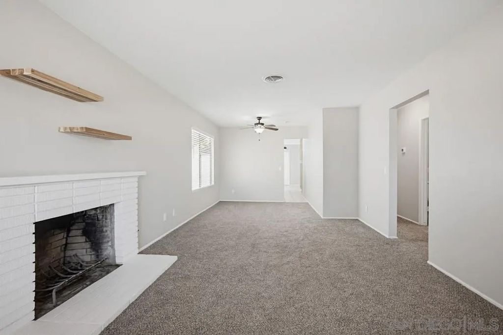 Photo of 351 Gardenia Cir, Hemet, CA 92543 (MLS # 260007066)