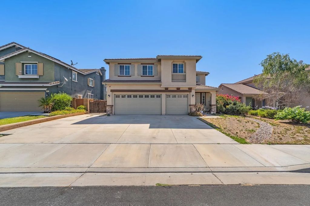 Photo of 37434 Lumiere Avenue, Murrieta, CA 92563 (MLS # 250036521)