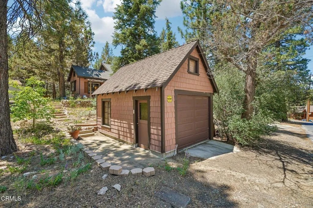 42795 Cougar Road