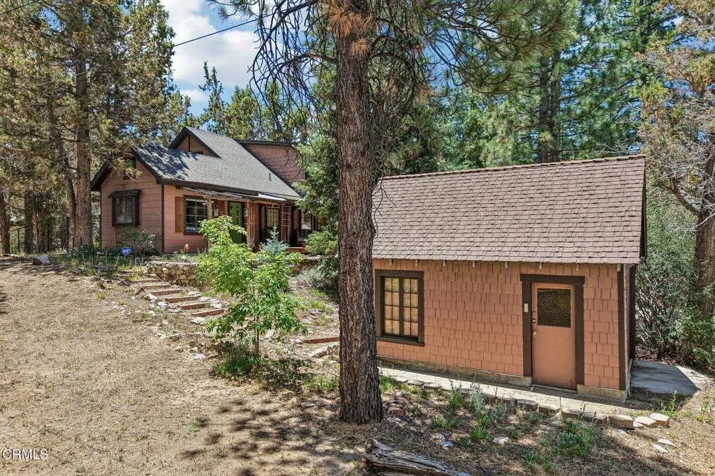 42795 Cougar Road