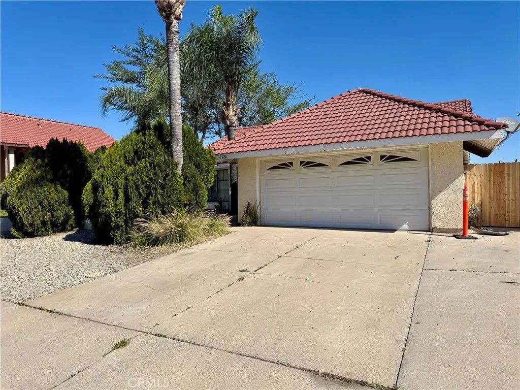 Photo of 15680 Shadow Mountain, Lake Elsinore, CA 92530 (MLS # SW26050492)