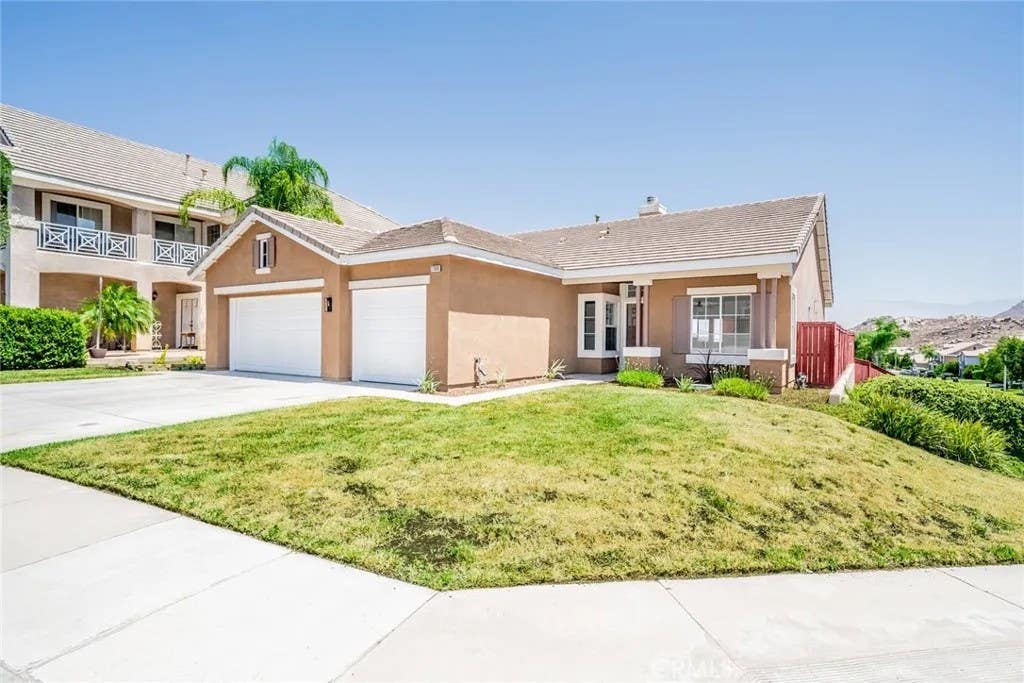 Photo of 27698 Via Sol Arriva, Moreno Valley, CA 92555 (MLS # CV26119887)
