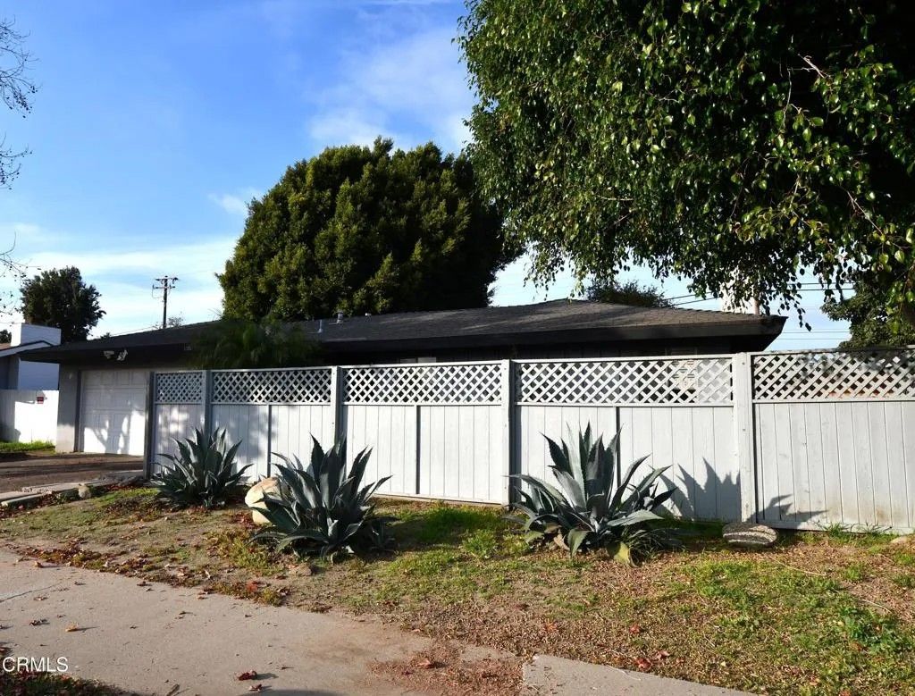 Photo of 1731 Bernadette Street, Oxnard, CA 93030 (MLS # V1-33830)