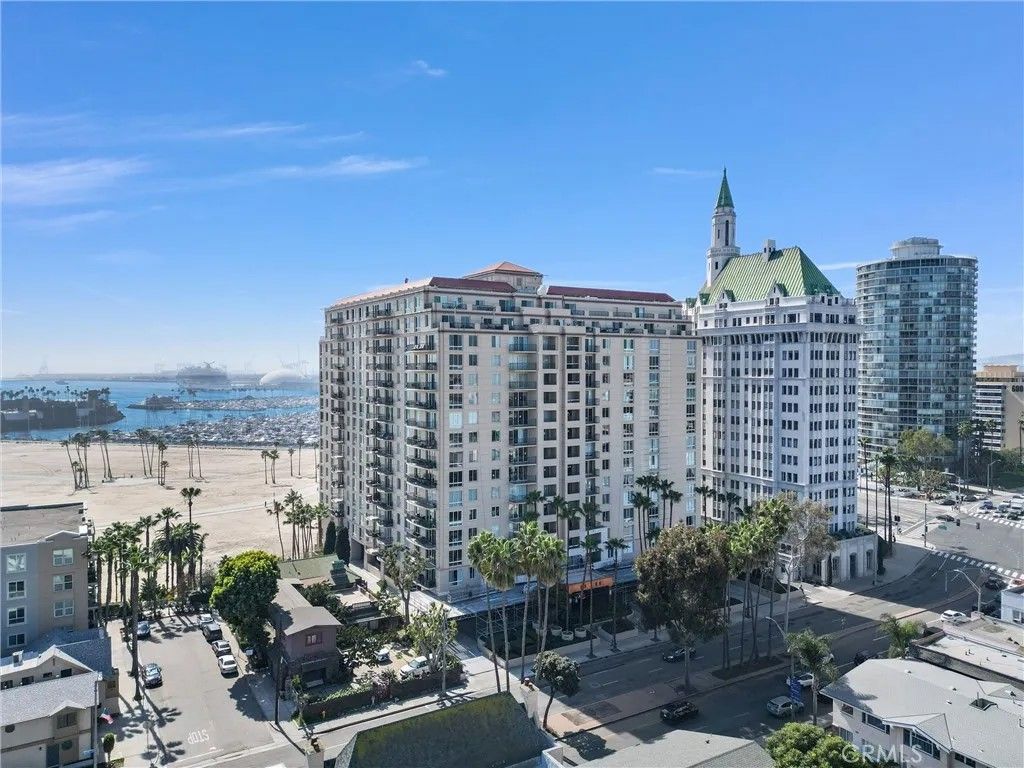 Photo of 850 E Ocean Boulevard #1506, Long Beach, CA 90802 (MLS # PW26011488)