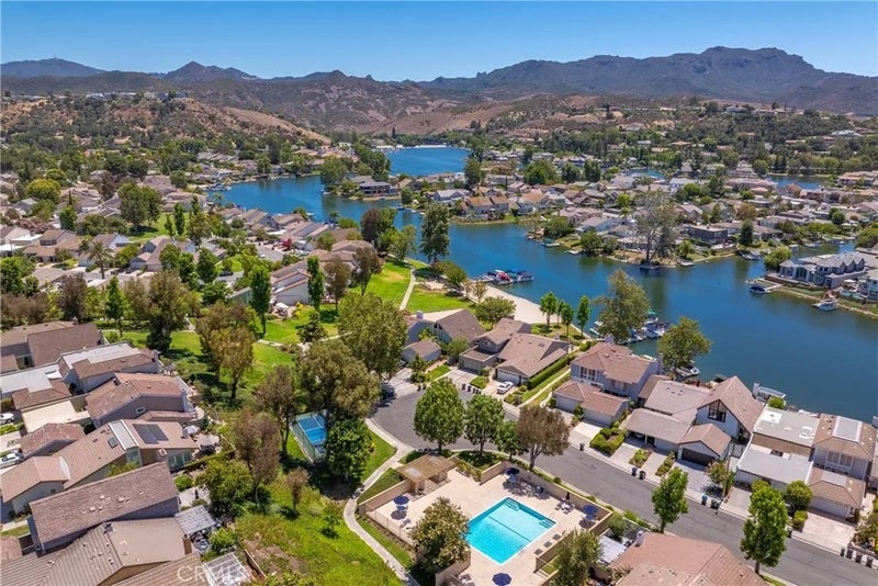 4172 Beachmeadow Lane