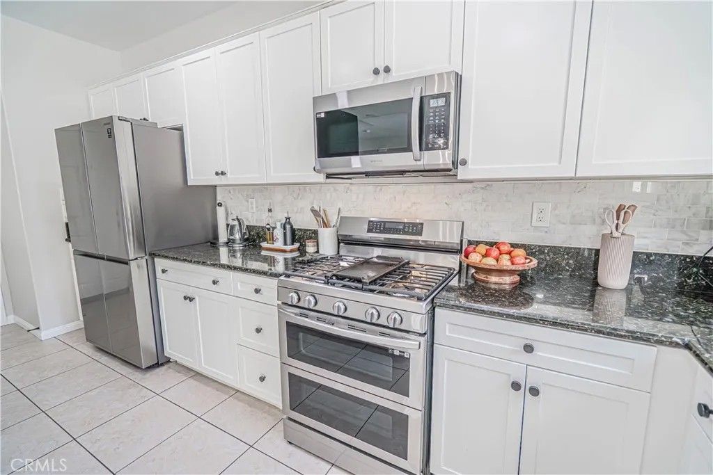 Photo of 19811 Melissa Ln, Saugus, CA 91350 (MLS # SR26093222)