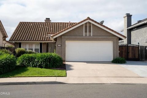 Photo of 5340 Meadowbluff Court, Camarillo, CA 93012 (MLS # V1-35056)