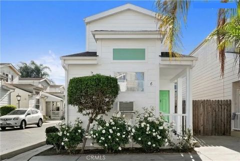 Photo of 9921 Flora Vista #6, Bellflower, CA 90706 (MLS # PW25276175)