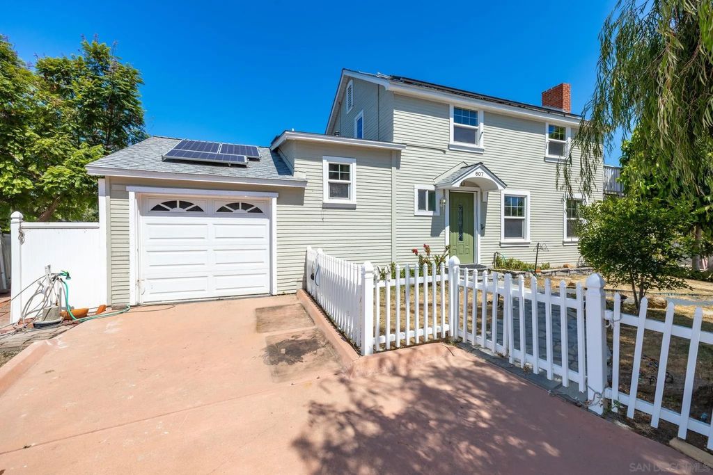 Photo of 607 Rancho Vista Rd, Vista, CA 92083 (MLS # 260014734)