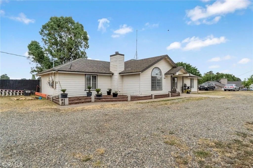 Photo of 19729 Brightwood Rd, Madera, CA 93638 (MLS # FR26046023)