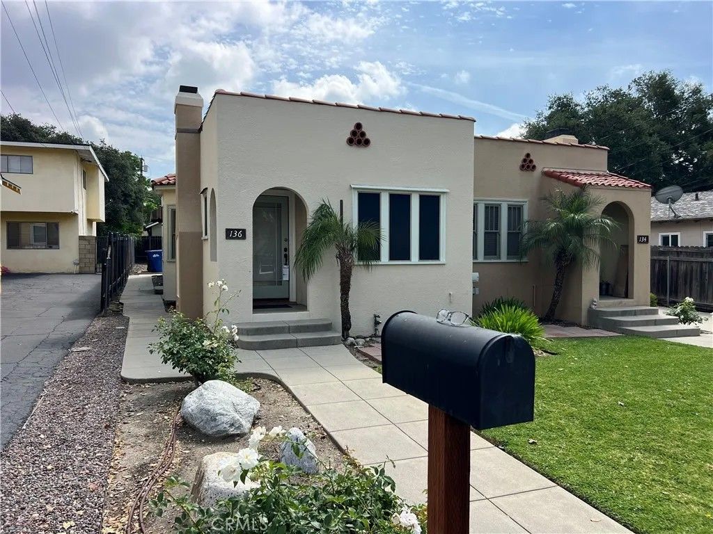 Photo of 136 Poinsettia Avenue, Monrovia, CA 91016 (MLS # AR26078260)