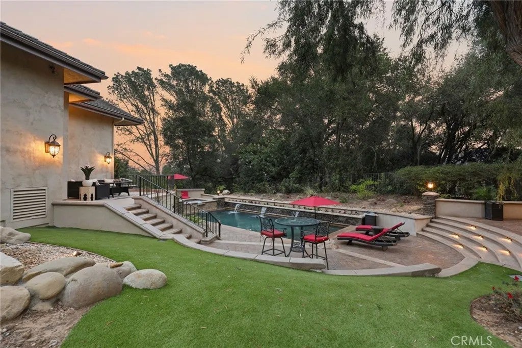 664 Manor Ridge Road