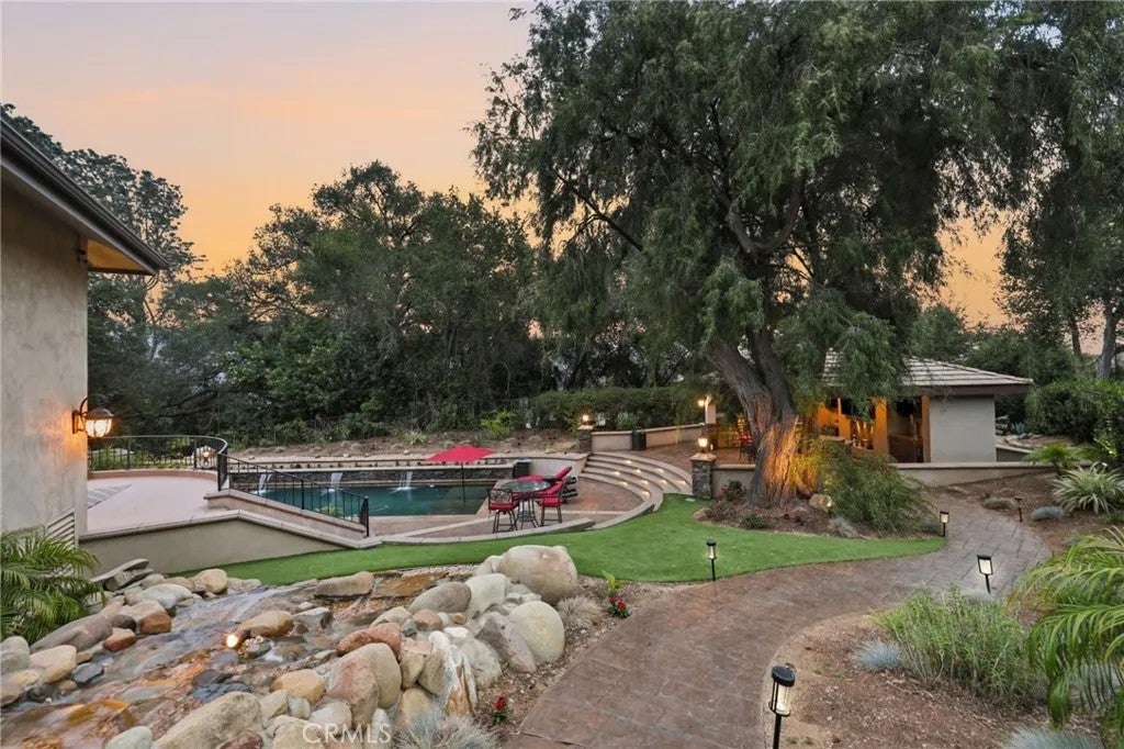 664 Manor Ridge Road
