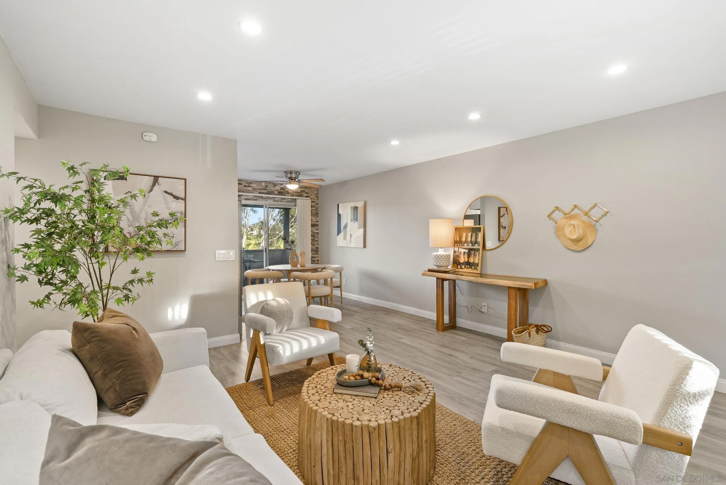 522 Calle Montecito 114