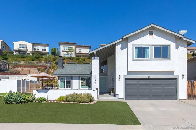 10274 Pebble Beach Dr, Santee