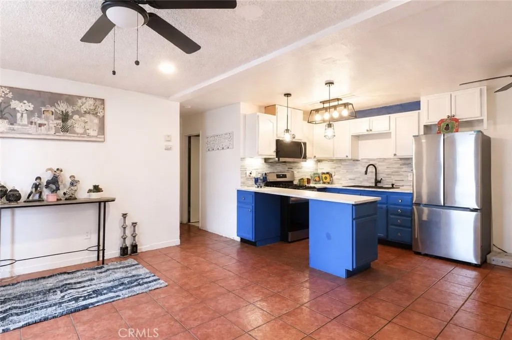 3365 SANTA FE Avenue 21
