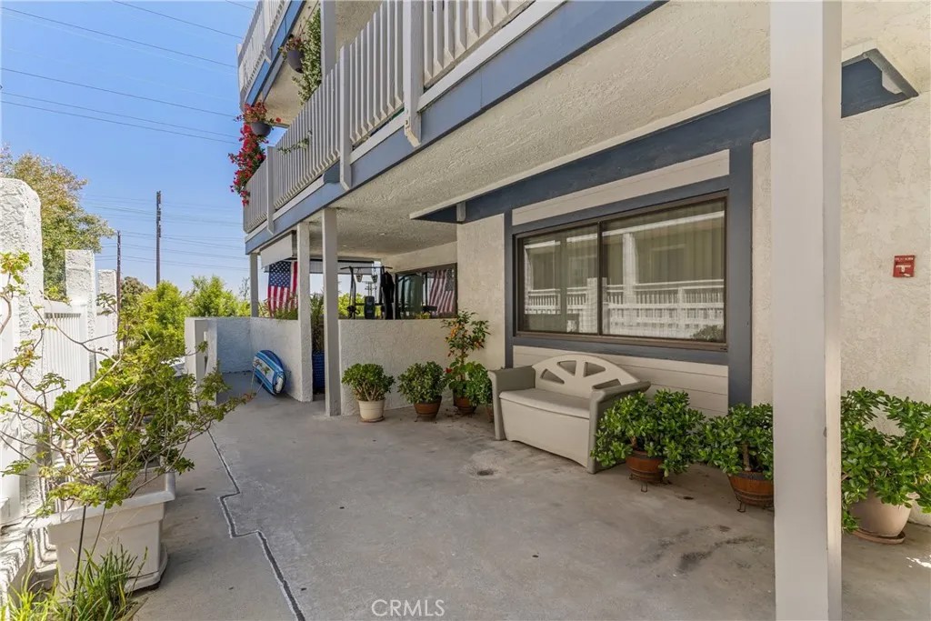 212 E IMPERIAL Avenue A