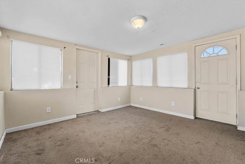 893 E 5th