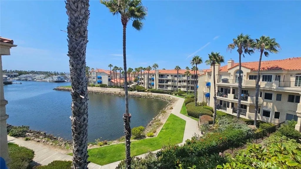 4235 Harbour Island