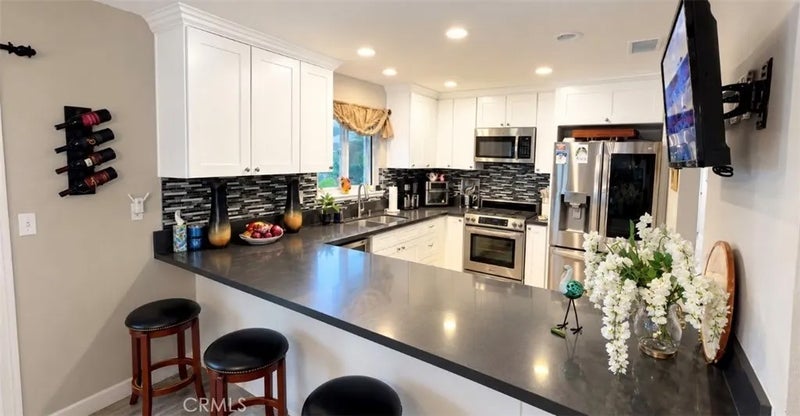 10063 Glenbrook