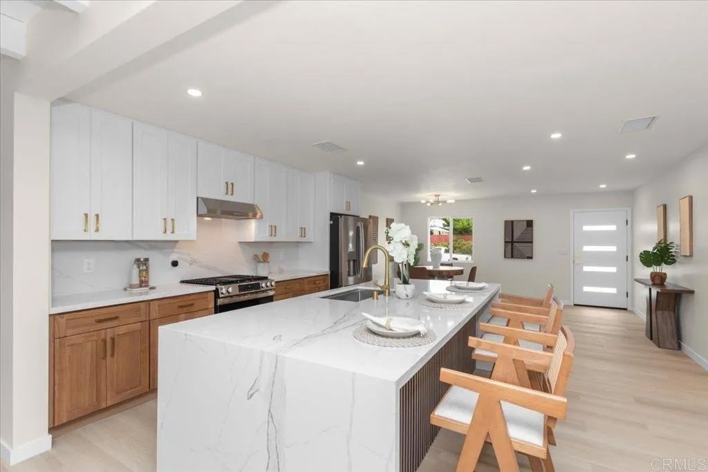 4566 Derrick Drive