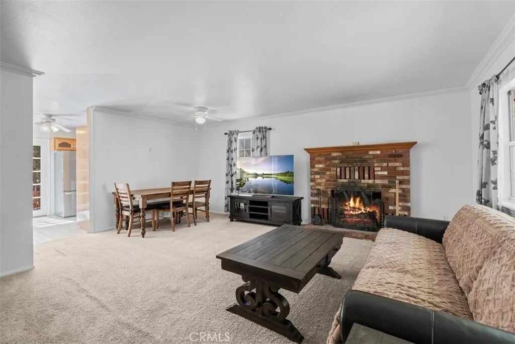 6285 Conifer
