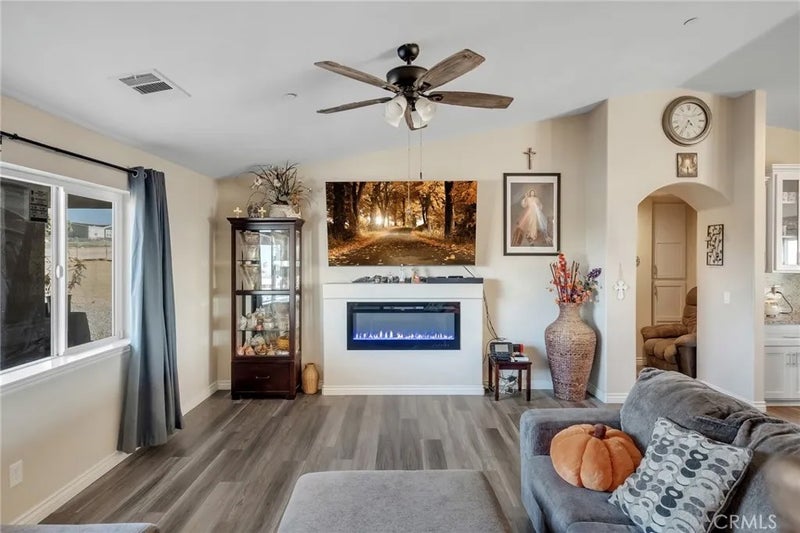 11374 Desert View