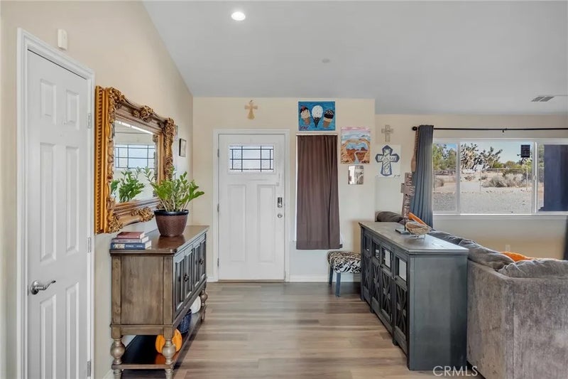 11374 Desert View