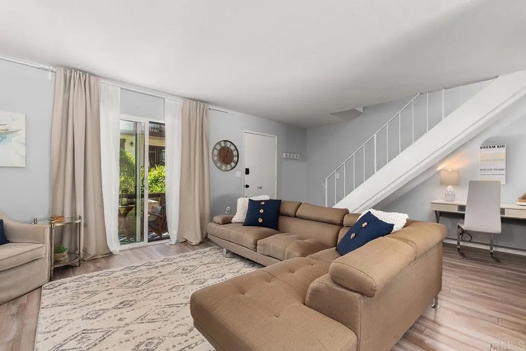 515 Stratford Court 3