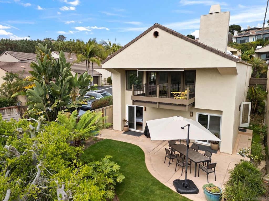 Photo of 2452 Azure Coast Dr, La Jolla, CA 92037 (MLS # 250043833)