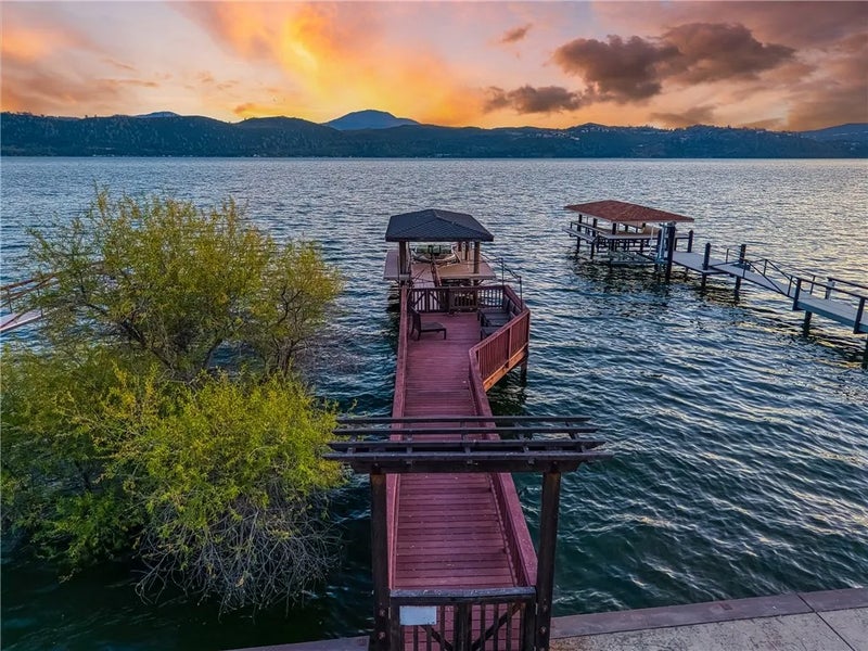 12620 Lakeshore Drive