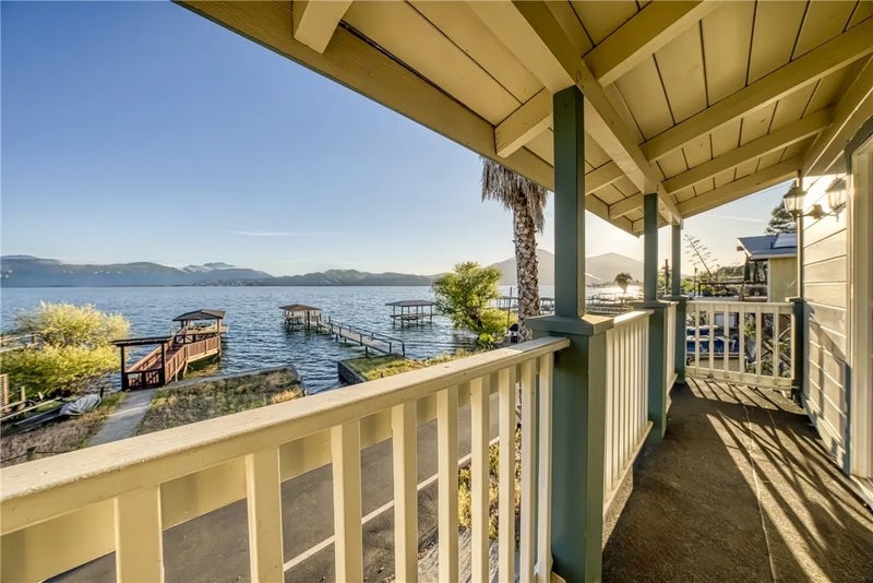 12620 Lakeshore Drive