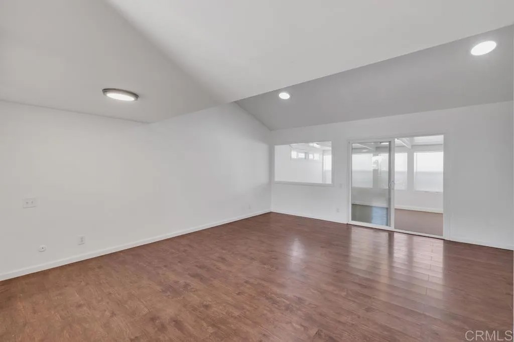 3760 Vista Campana South 76