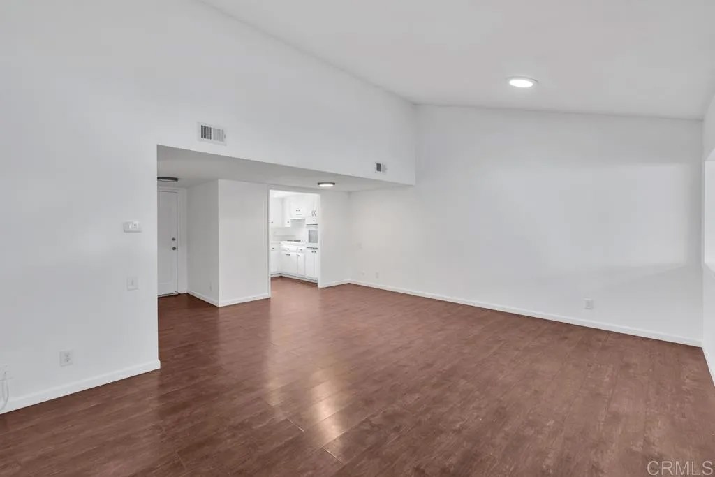 3760 Vista Campana South 76