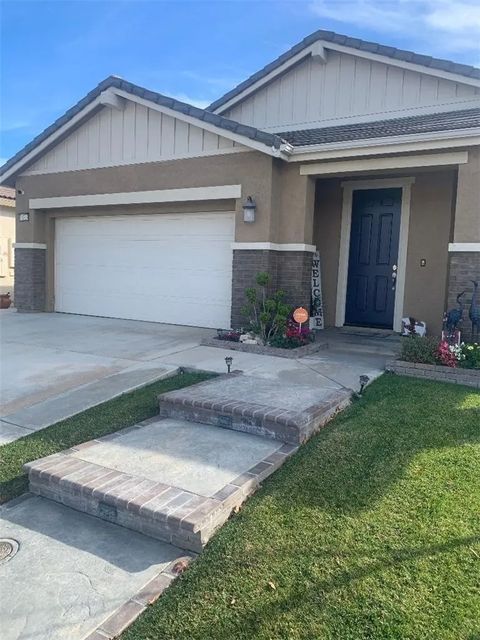Photo of 18319 Lapis Lane, San Bernardino, CA 92407 (MLS # IV25272226)