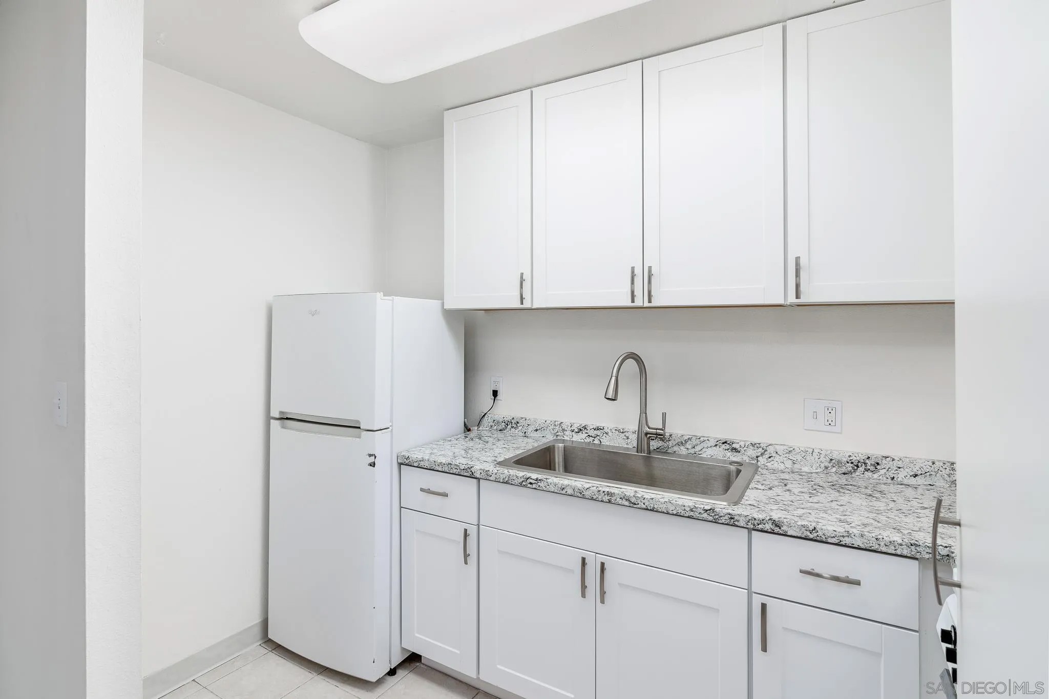 1621 S Hotel Circle E120