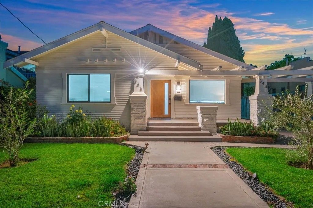 Photo of 346 Molino Ave, Long Beach, CA 90814 (MLS # RS26041611)