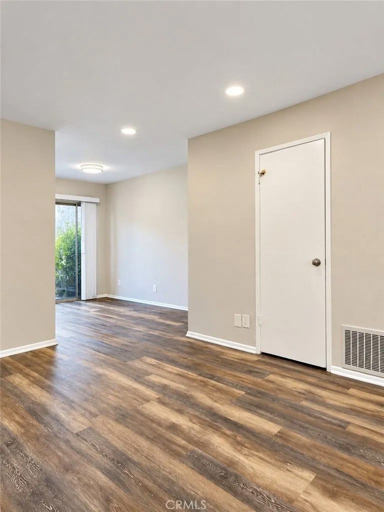 1316 Elm 9