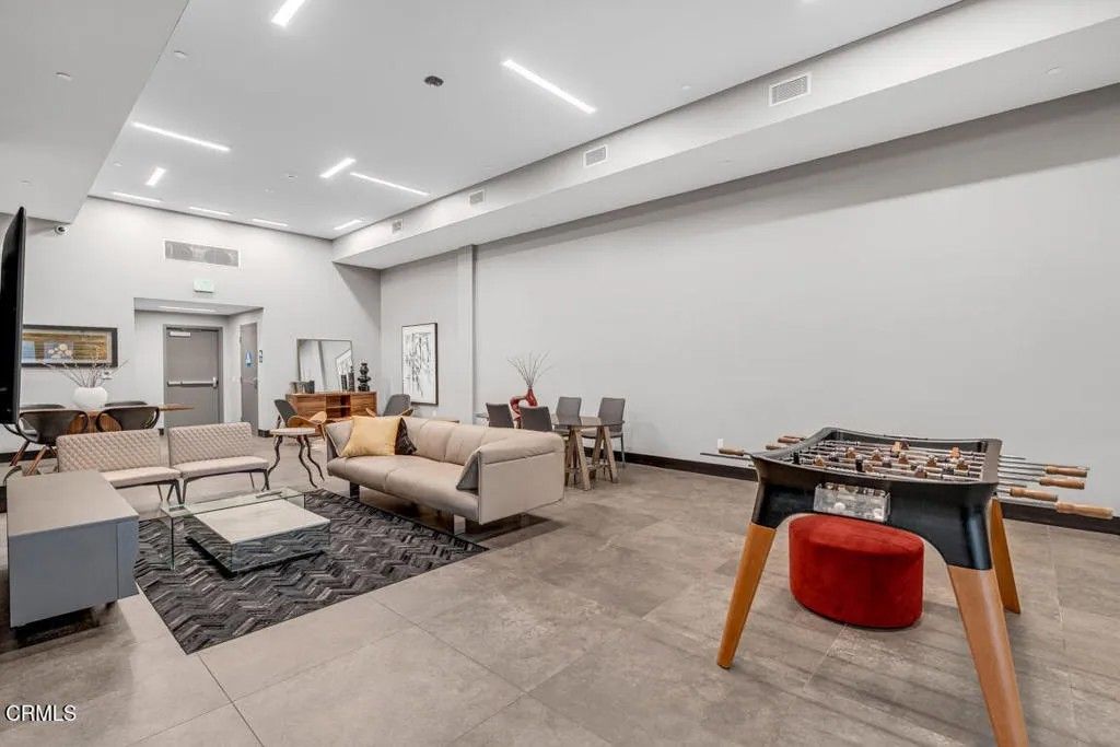 Photo of 178 S Euclid Avenue #412, Pasadena, CA 91104 (MLS # P1-25706)