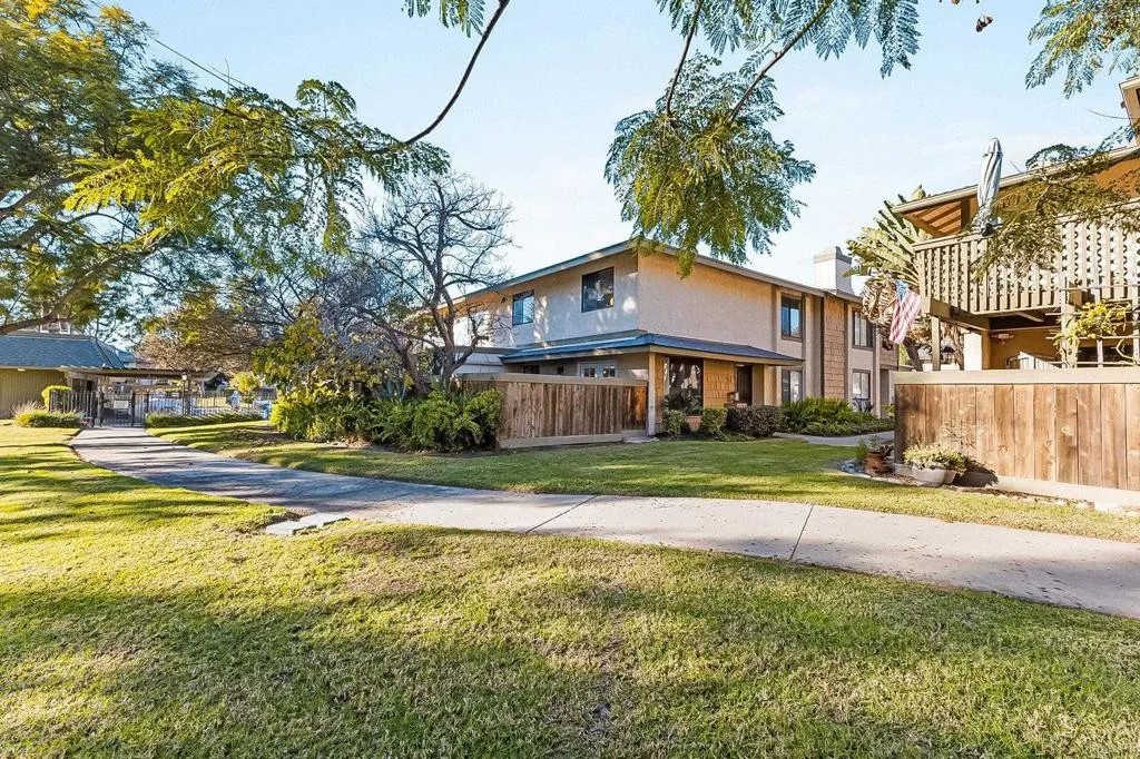 10767 Caminito Bravura