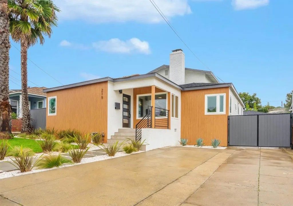 Photo of 219 W Acacia Ave, El Segundo, CA 90245 (MLS # PTP2600231)
