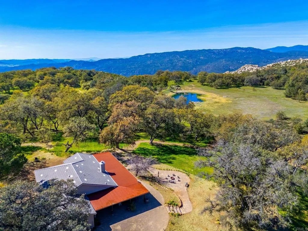 25258 Black Canyon Road